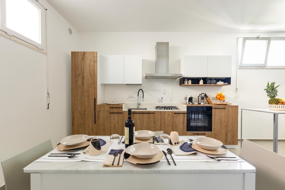Basic Apartment photo 3