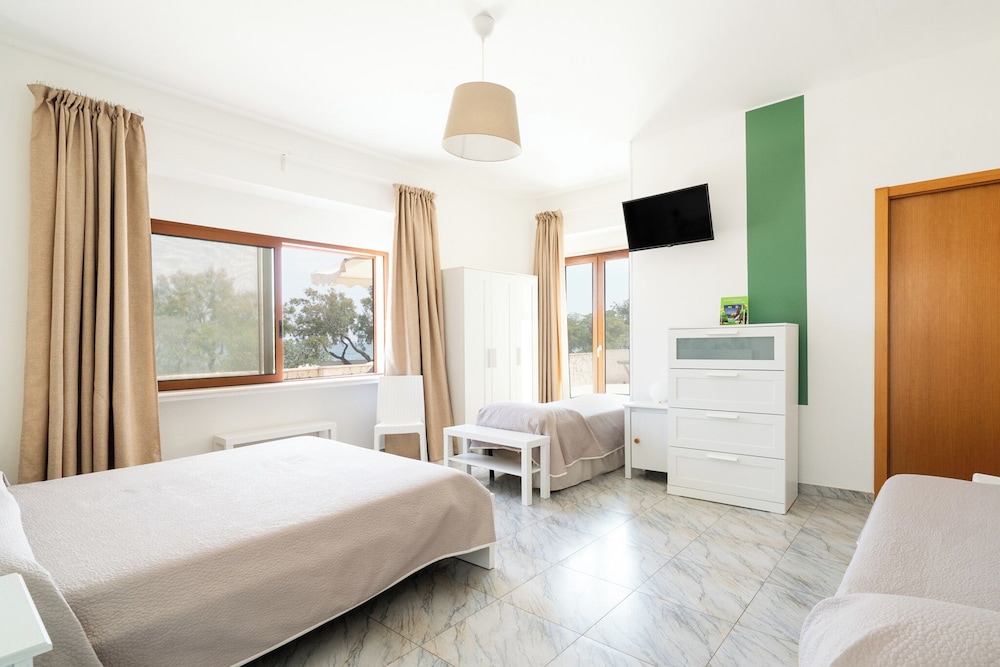 Deluxe Quadruple Room photo 1