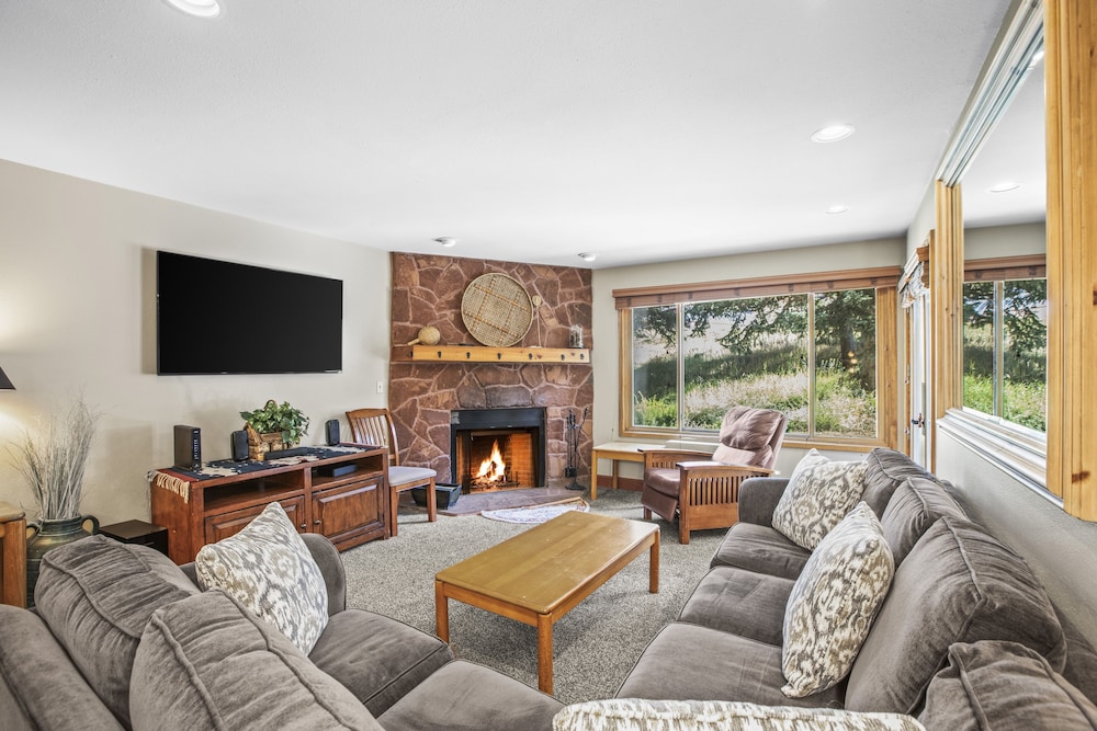 Condo, 3 Bedrooms