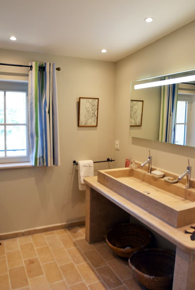 Deluxe Double or Twin Room, Private Bathroom, Park View photo 2