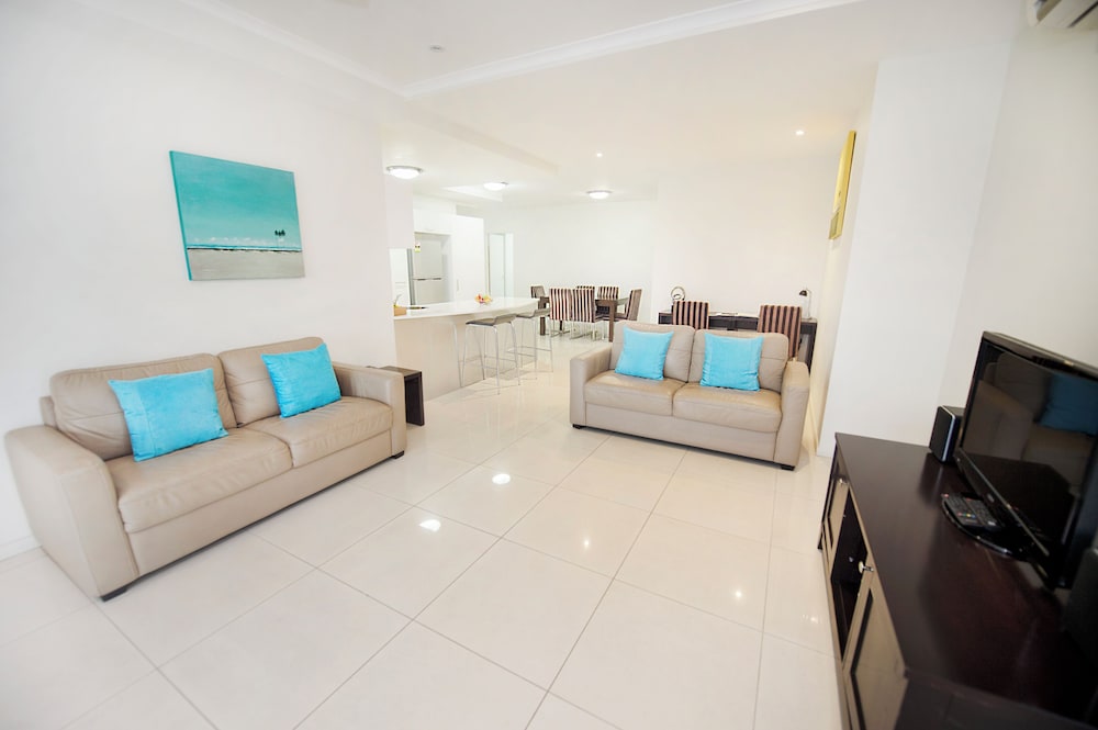 Three Bedroom Penthouse Apartment photo 3