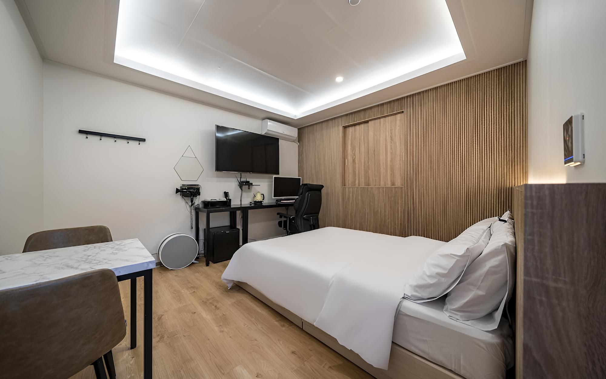 Room (Standard (Netflix Disney+ TVING etc 5) photo 2