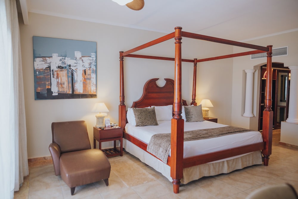 Suite, 1 Bedroom (with Indoor Hot Tub) photo 2