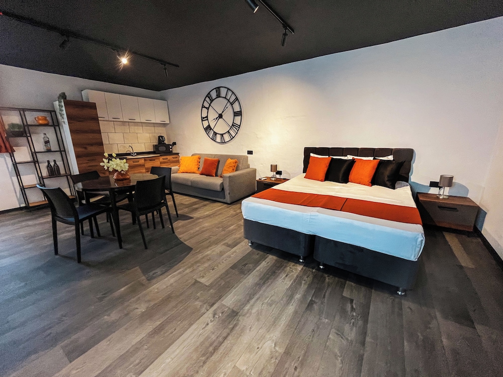 Quadruple Room, 1 Queen Bed with Sofa bed, Kitchenette photo 1