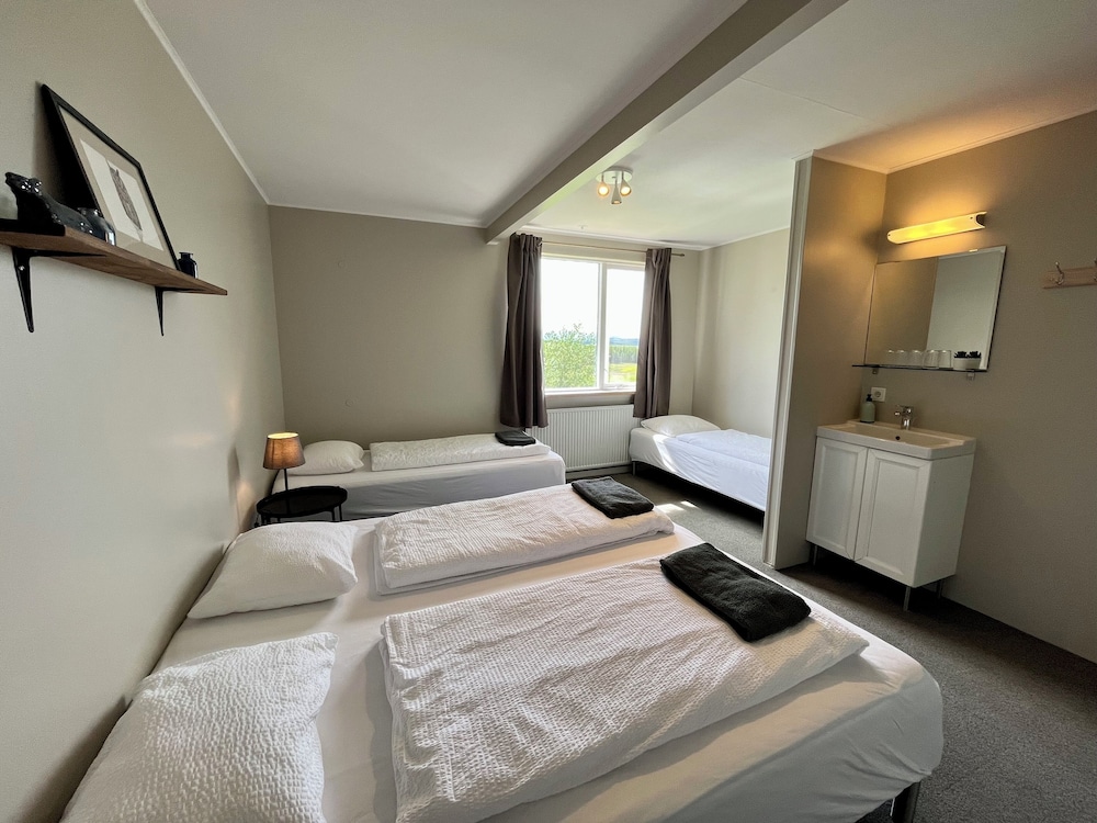 Standard Quadruple Room, Shared Bathroom photo 2
