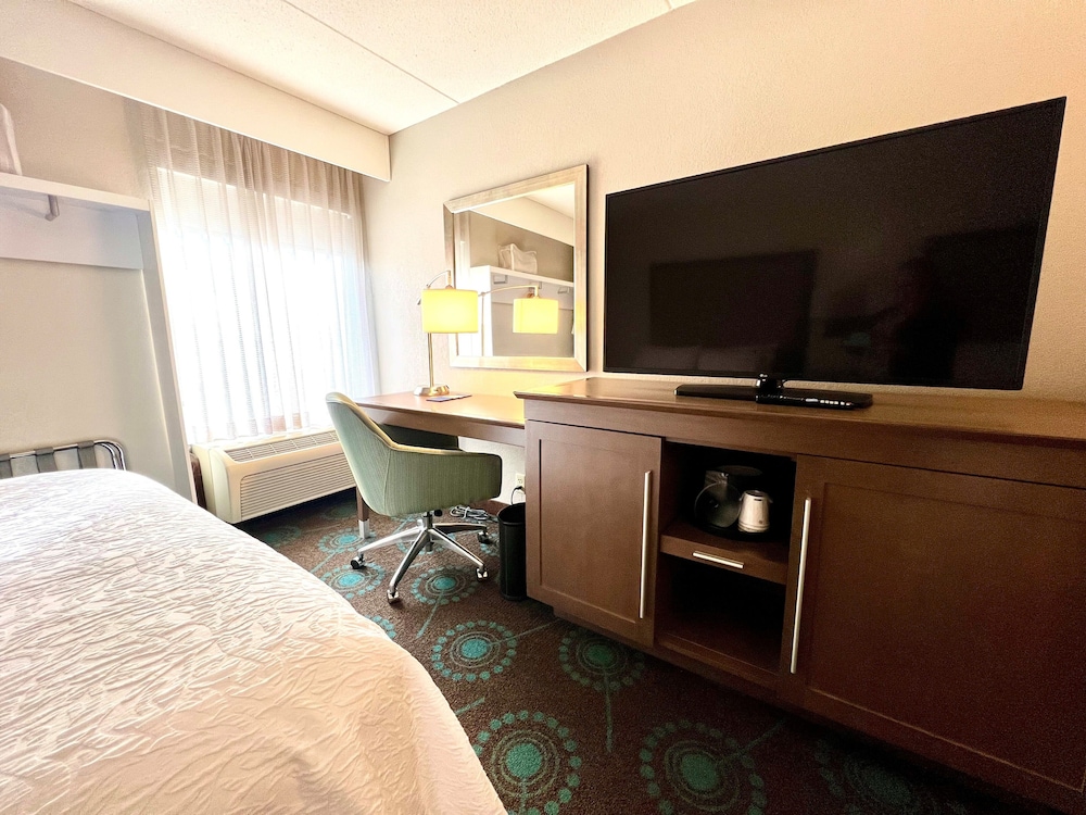 Standard Room, 2 Double Beds - Photo 4