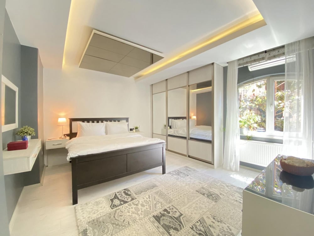 Apartment photo 1