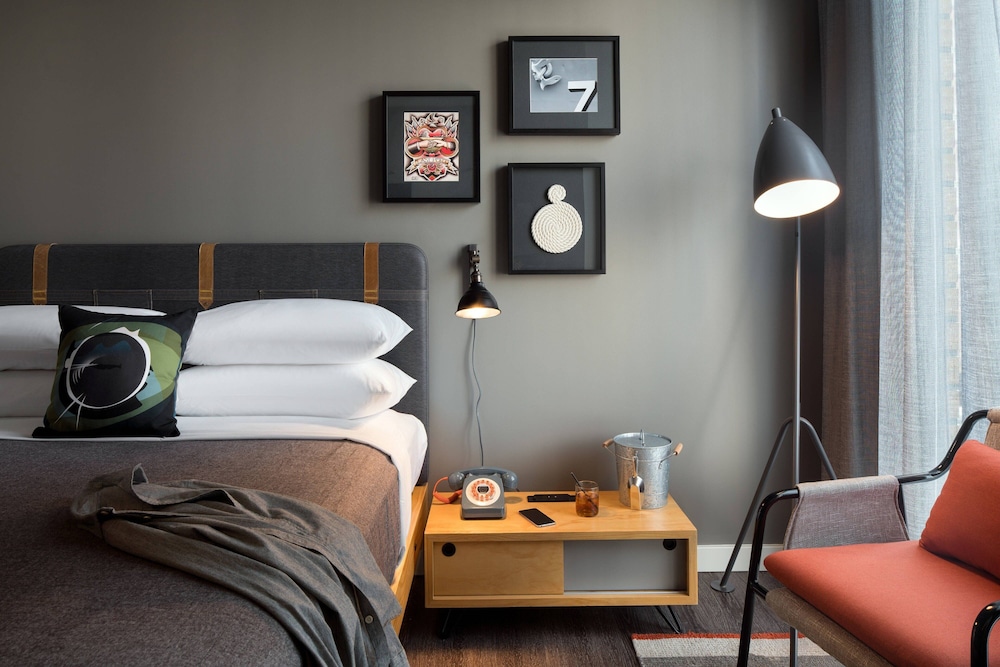 Room, 1 Queen Bed, City View (Hearing Accessible) photo 1