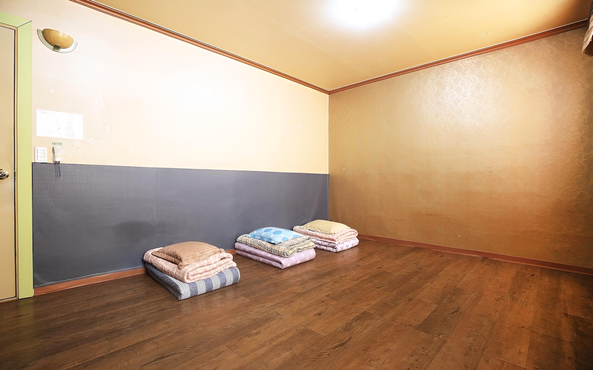 Room (Ondol (Additional charge of KRW 5000 ) - Photo 2