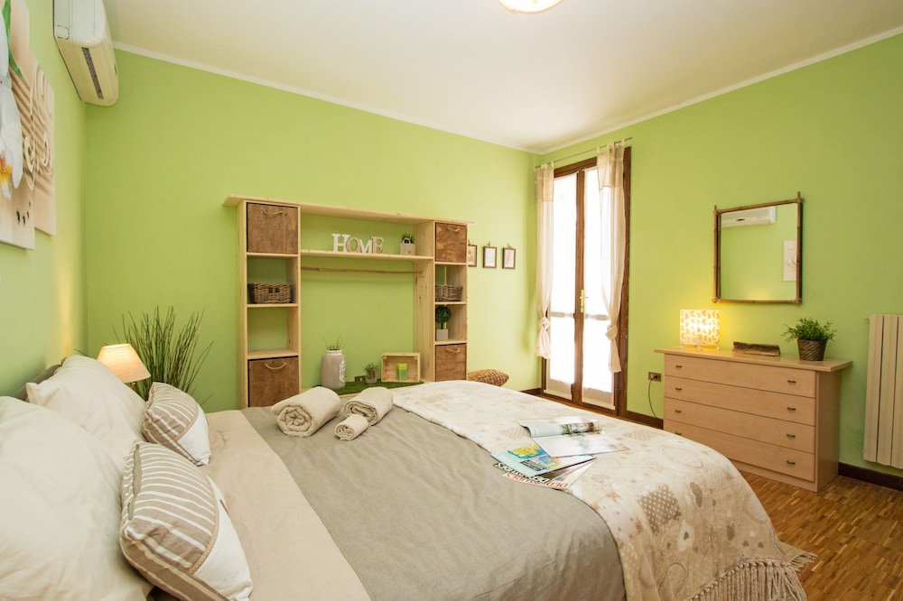 Apartment, Lake View