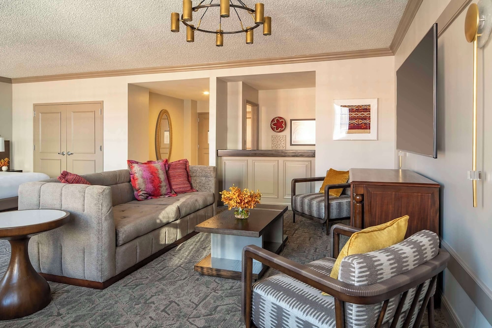 Luxury Suite (Gables)