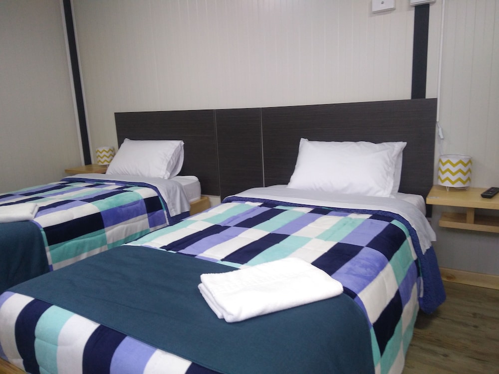 Standard Twin Room - Photo 2