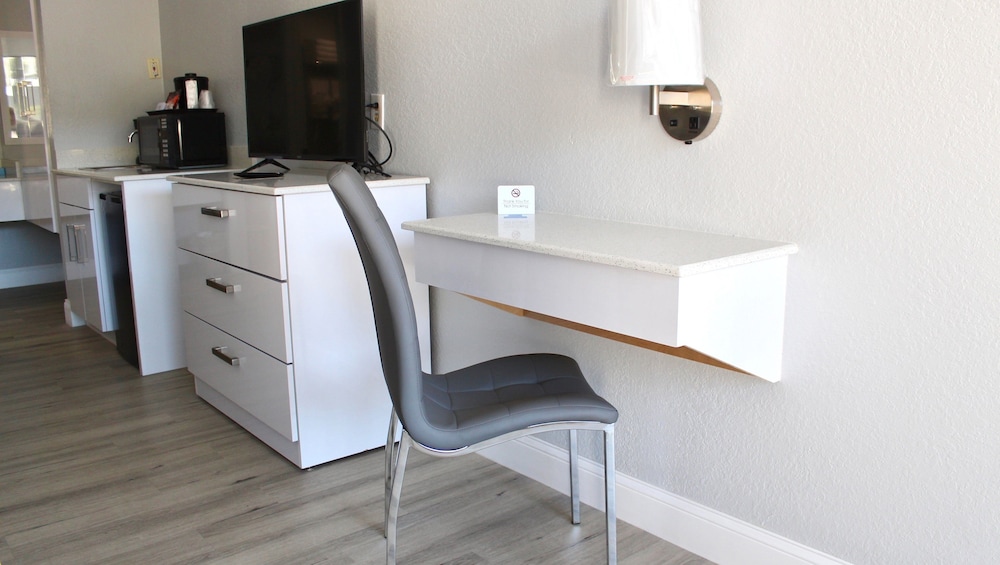 Superior Room, 2 Queen Beds, Non Smoking, Kitchenette - Photo 4