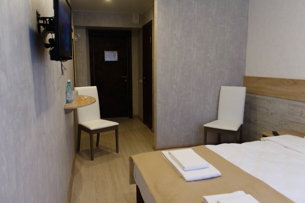 Standard Double or Twin Room photo 3