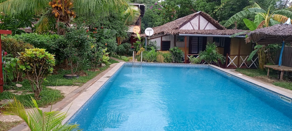 Family Bungalow, Pool View photo 3