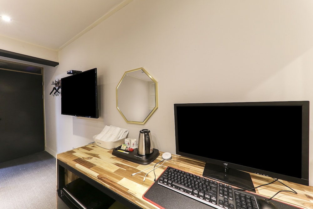 Standard Room, 1 Double Bed (Reserve breakfast before 10PM) photo 3