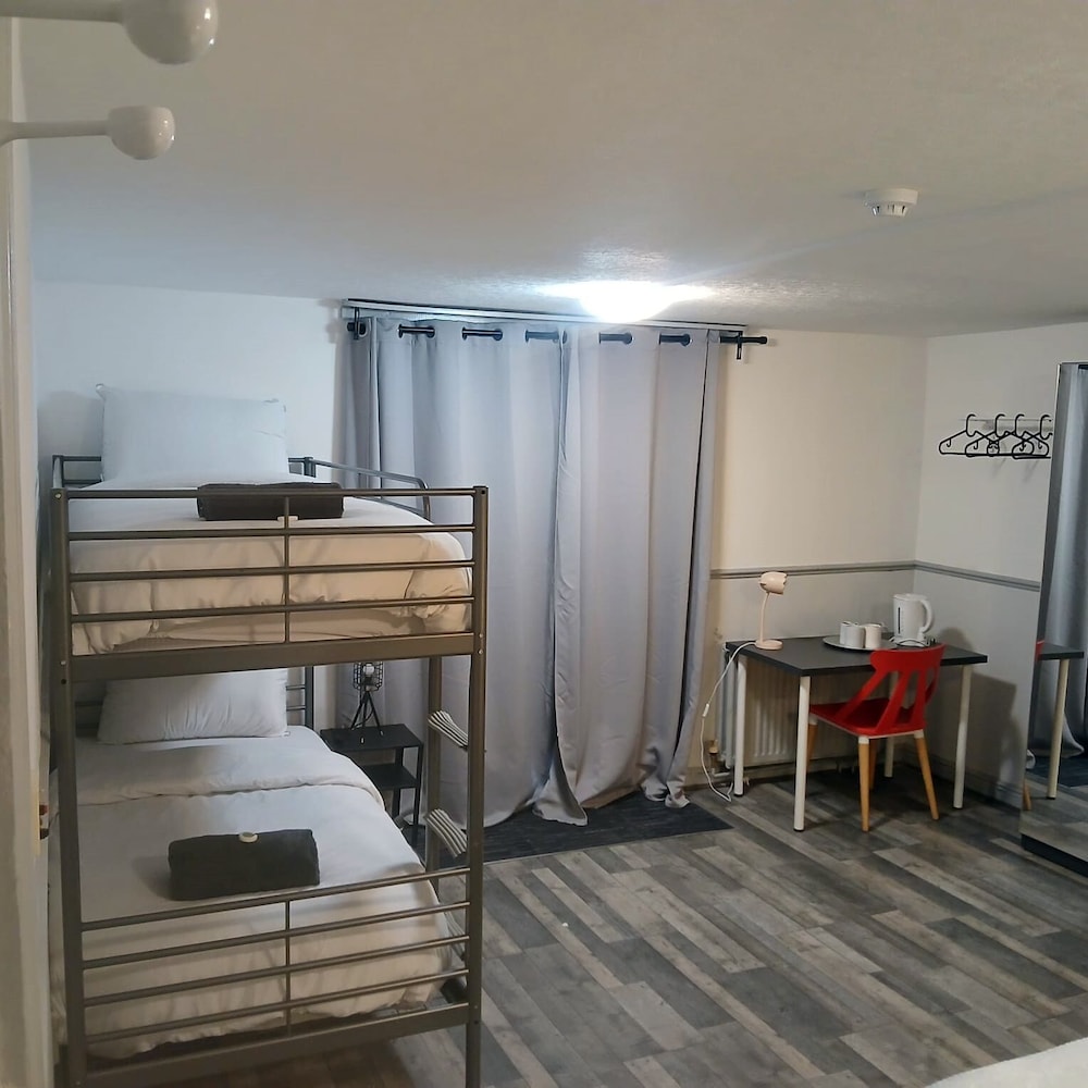 Family Quadruple Room photo 2