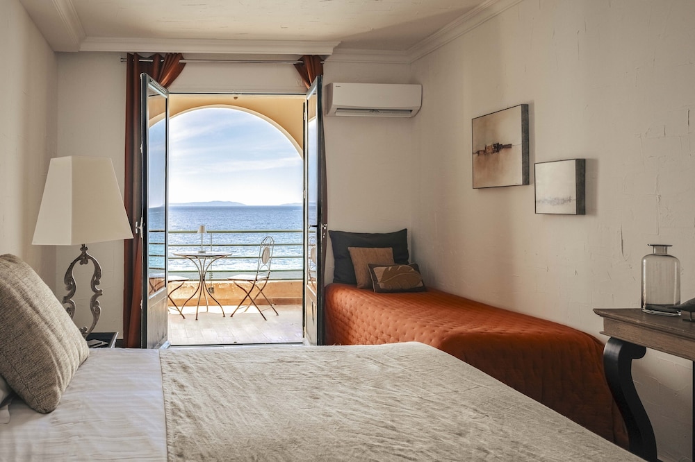 Deluxe Room, Sea Facing, Terrace photo 1