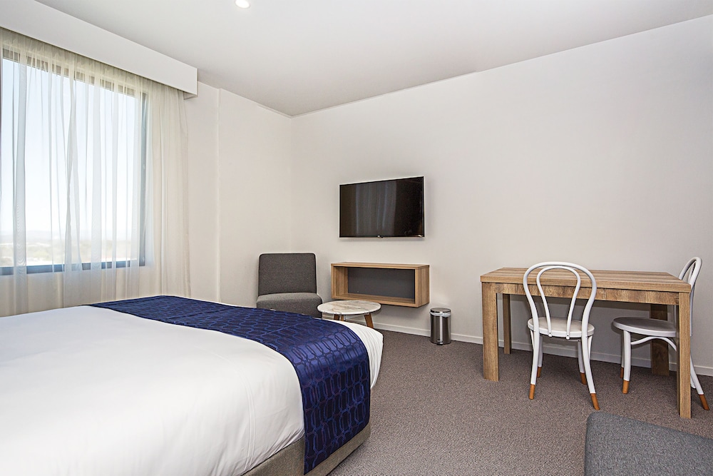 Suite, 2 Bedrooms photo 2