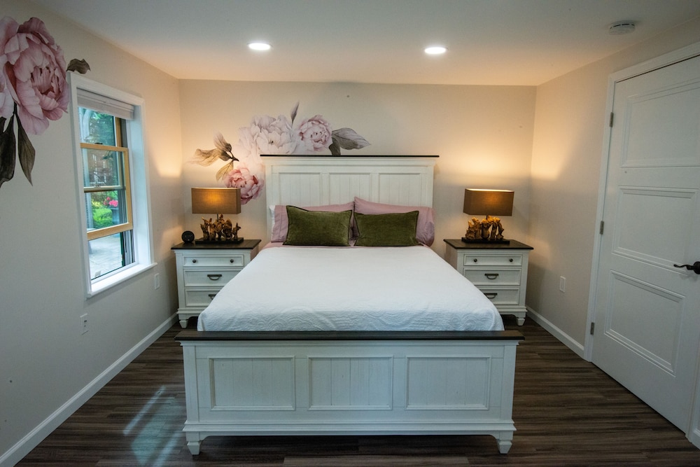 Apartment, Private Bathroom, Lake View (Lower Unit) photo 1