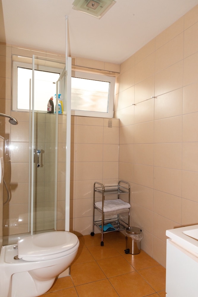 Apartment, Non Smoking, Garden View (Souterrain) photo 2