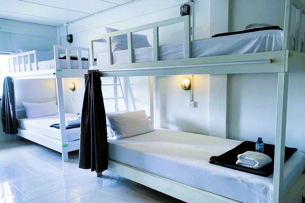 Shared Dormitory, Mixed Dorm