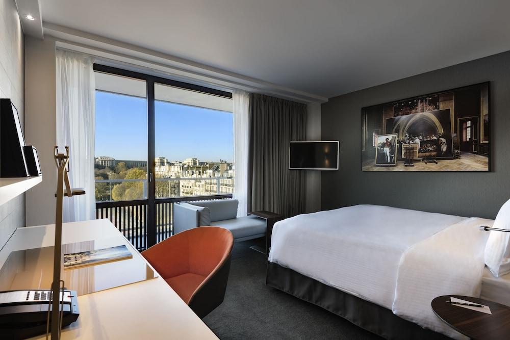 Superior Room, 1 Queen Bed, Tower (High Floor, Eiffel Tower View)