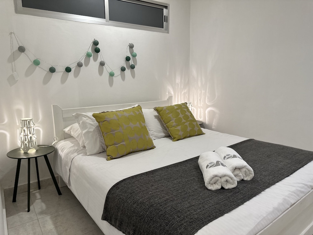 Superior Apartment, Oceanfront photo 1