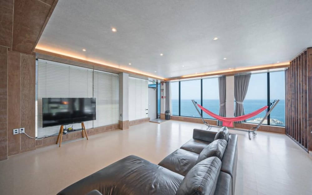 Room (So U P303 (Penthouse)) photo 3