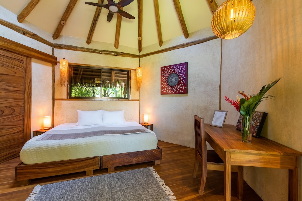 Canopy Rooms photo 2