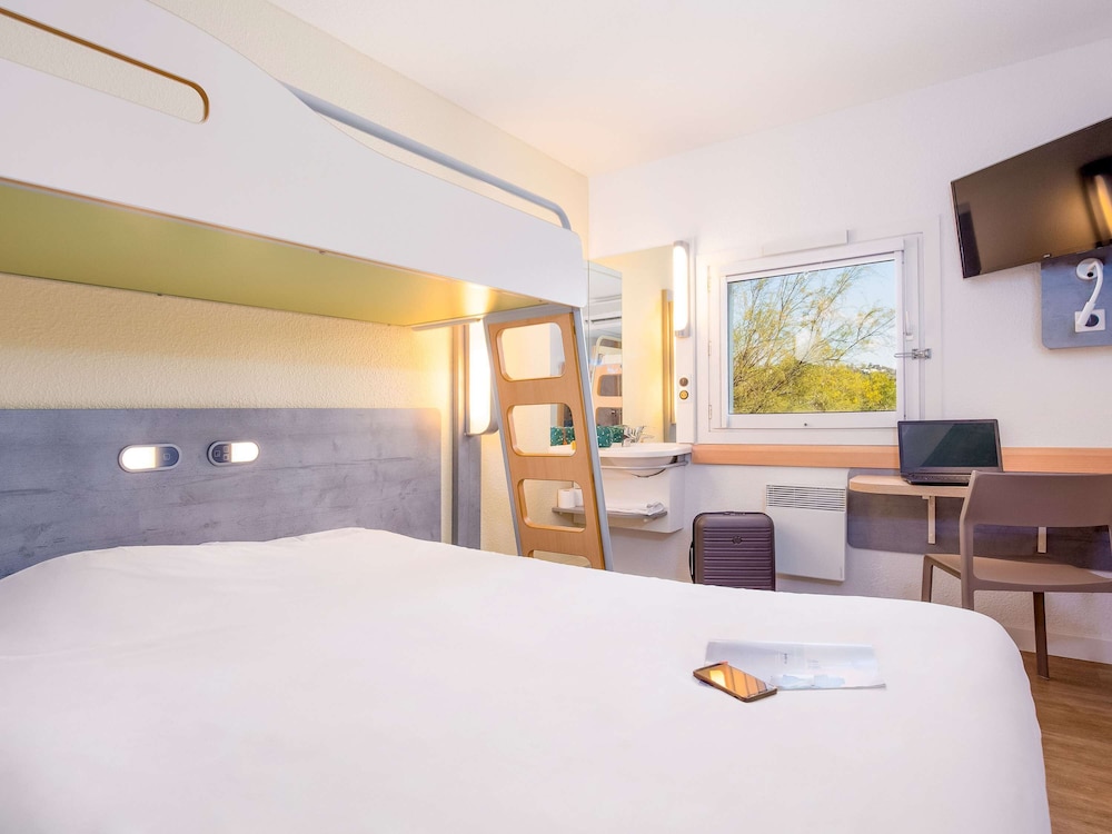 Triple Room, Multiple Beds