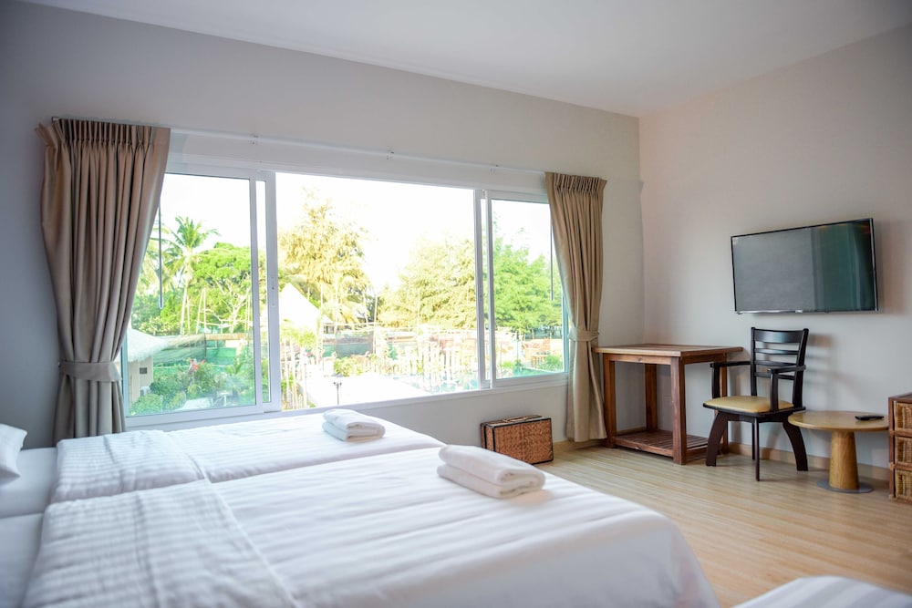 Duplex Suite Poolside - Photo 5