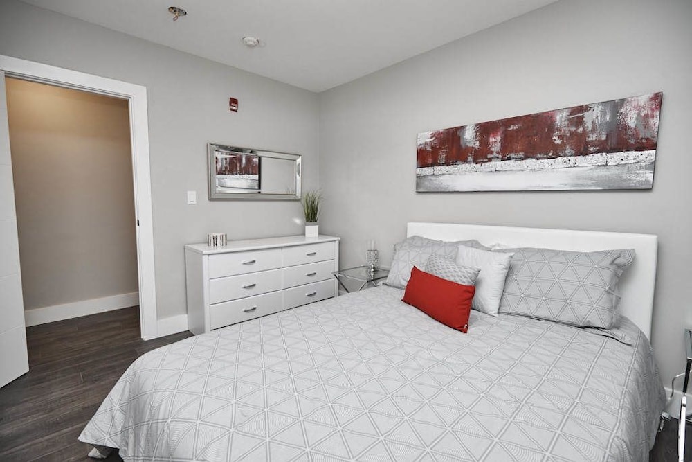 Luxury Condo, 2 Bedrooms (102) photo 1