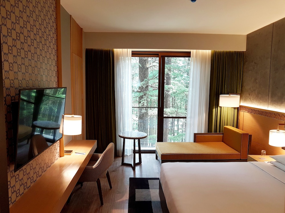 Room, 1 King Bed - Photo 2