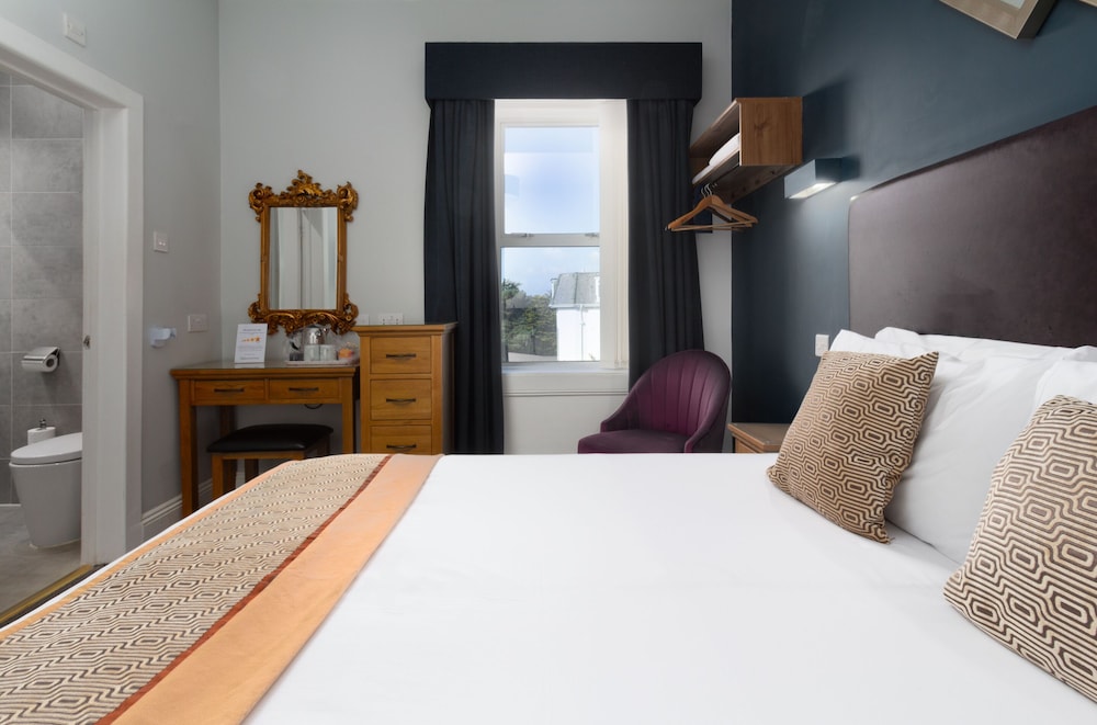 Classic Double Room, Ensuite - Photo 7