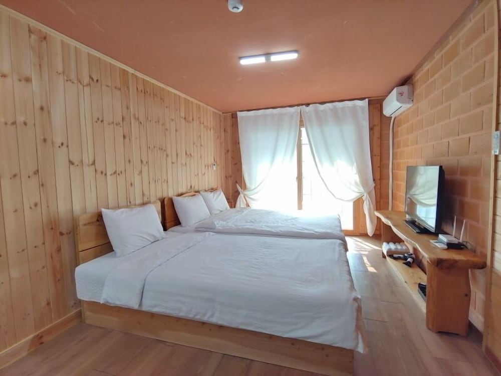 Basic Single Room, 1 Bedroom, Non Smoking (15PY) photo 1