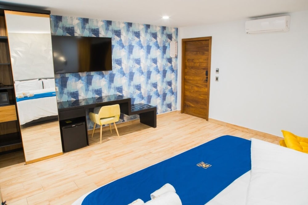 Deluxe Room - Photo 4
