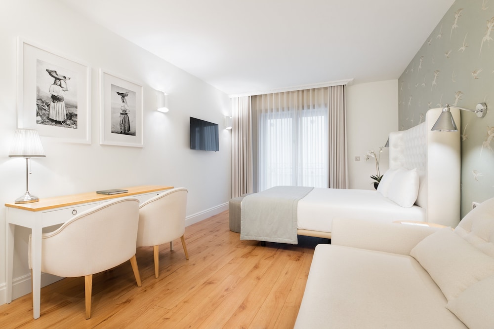 Superior Double Room (Sofabed | 1 Child)