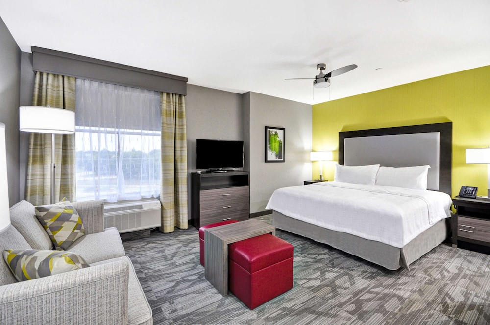 Premium Studio, 1 King Bed, Accessible, Bathtub (Hearing) photo 1