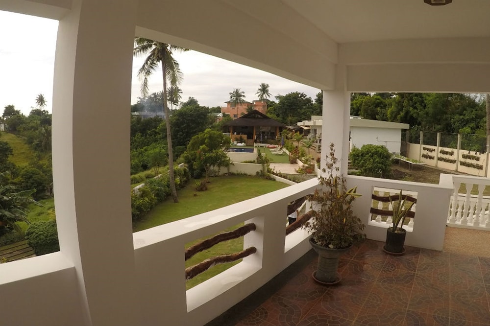 Villa 6 photo 2
