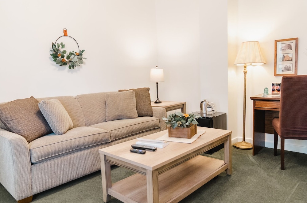 Economy Suite photo 1