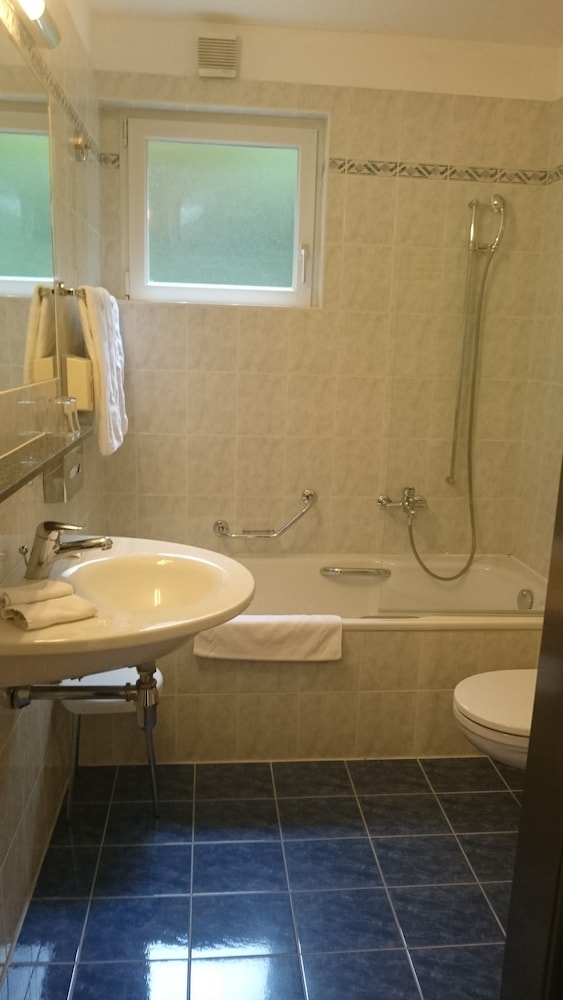 Standard Double Room, 1 Queen Bed photo 3