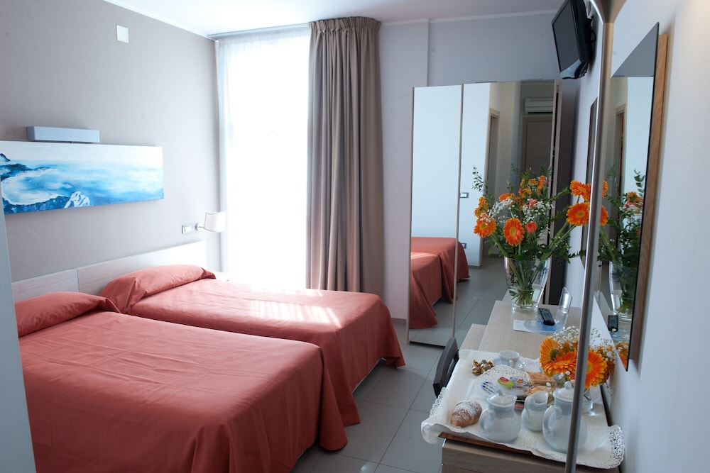 Superior Double or Twin Room, Sea View photo 3