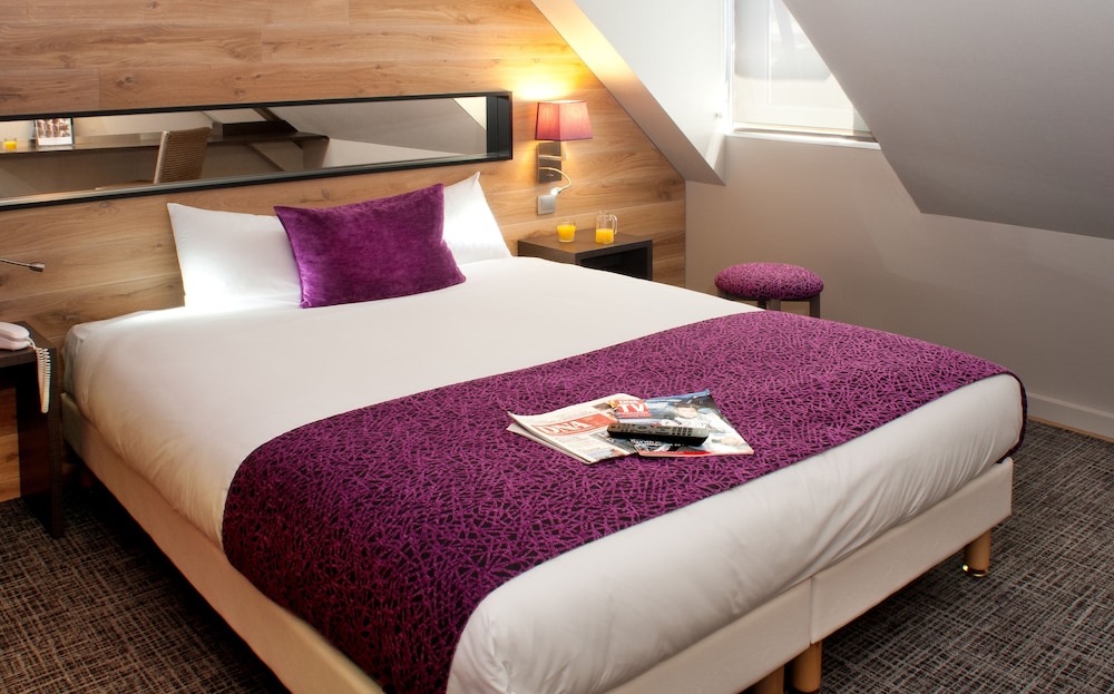 Triple Room, 1 Queen Bed with Sofa bed
