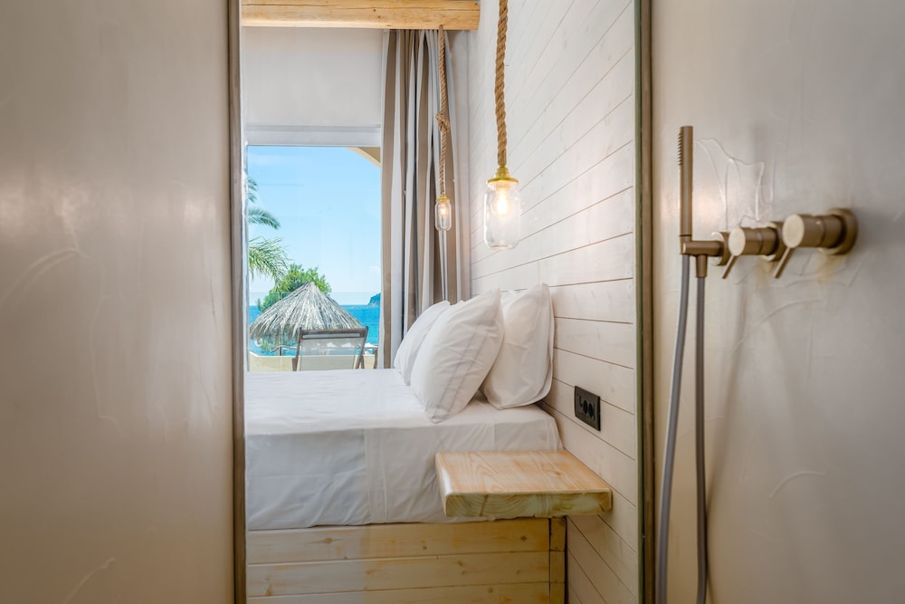 Executive Room with Sea View - Photo 6