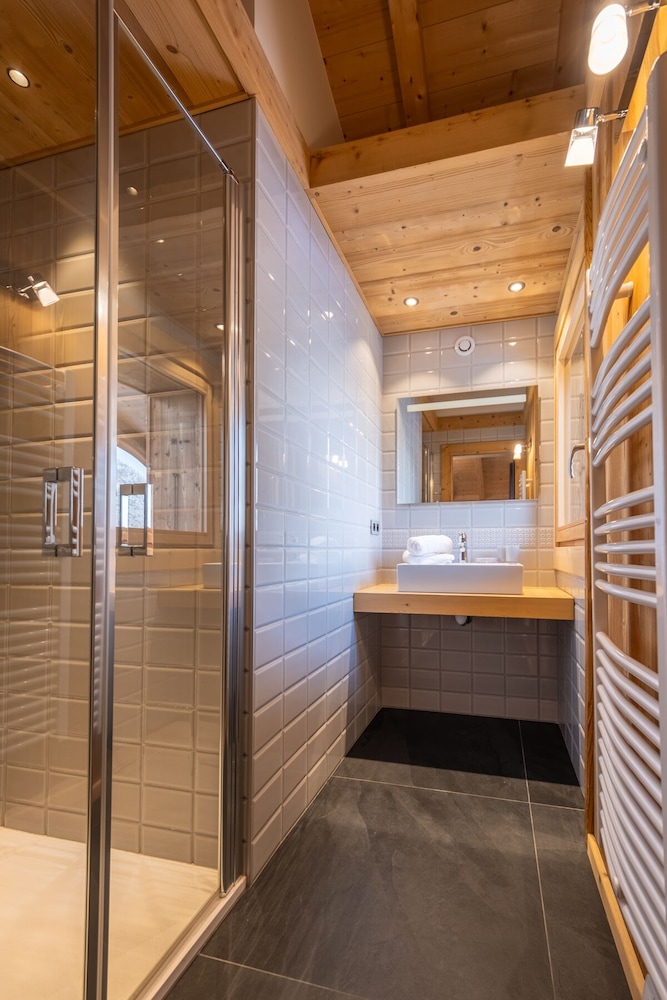 Deluxe Apartment, Private Bathroom, Mountain View (Pointe de Nantaux) photo 3