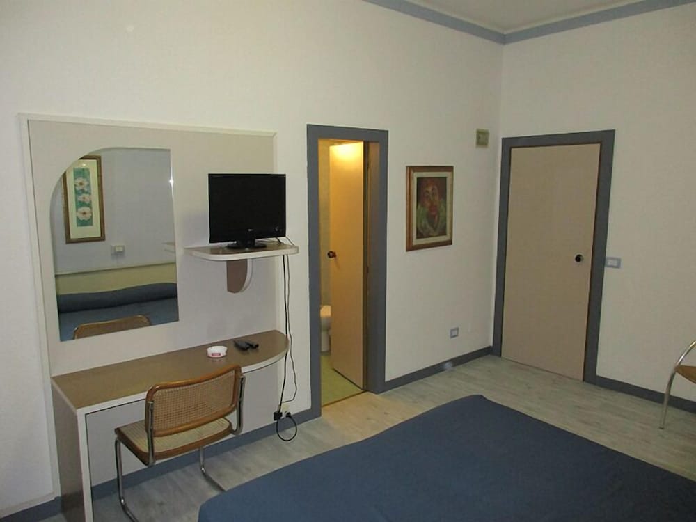 Double or Twin Room photo 2