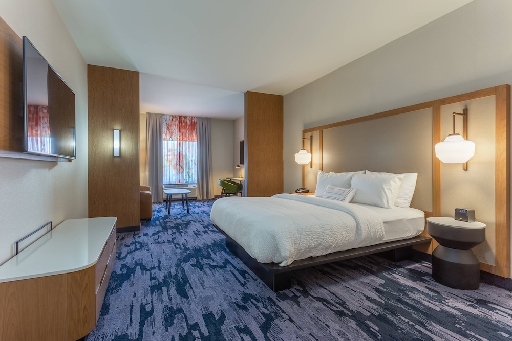 Suite, 1 King Bed with Sofa bed (Hearing Accessible)