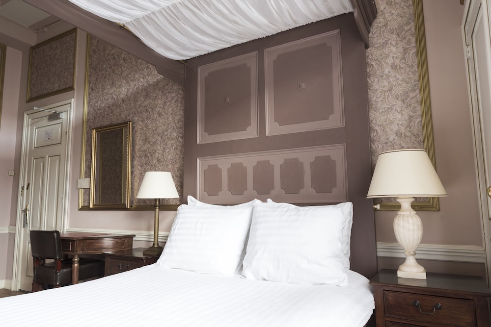 Comfort room with four-poster bed - Photo 5