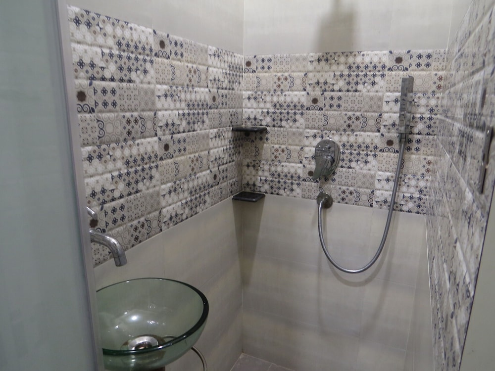 4 Bed Female Dormitory photo 2